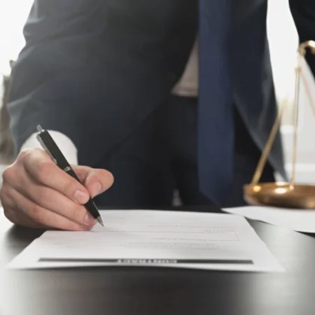 إعداد لوائح العمل للشركات